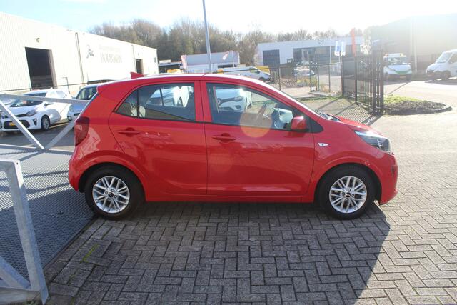 KIA PICANTO 1.0 DPi DynamicLine Automaat / 1ste eigenaar / Orig. NL auto / Achteruitrijcamera / Airco / Cruise control / Apple car play / Licht metalen velgen / Buitenspiegels verwarmd