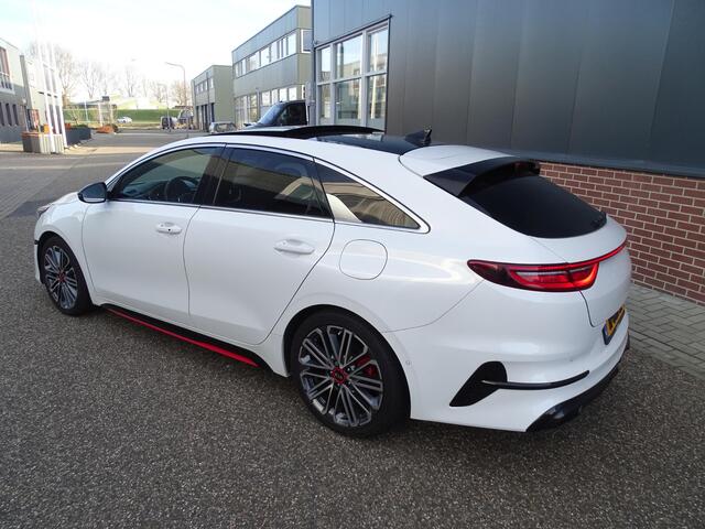 KIA PRO CEE D ProCeed 1.5 T-GDi GT-PlusLine AUTOMAAT PANORAMADAK | NAVIGATIE | SFEERVERLICHTING | STOEL/STUUR VERWARMING | DAB | ACHTERUIT RIJ CAMERA | LED PAKKET | APPLE CARPLAY | JBL GELUID INSTALATIE |