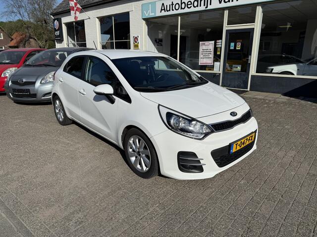 KIA RIO 1.2 CVVT ExecutiveLine achteruitrijcamera, Parkeersensoren achter, Centrale deurvergrendeling op afstand