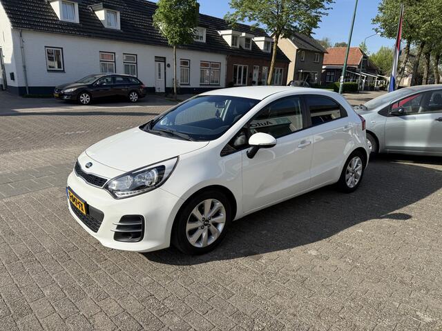 KIA RIO 1.2 CVVT ExecutiveLine achteruitrijcamera, Parkeersensoren achter, Centrale deurvergrendeling op afstand