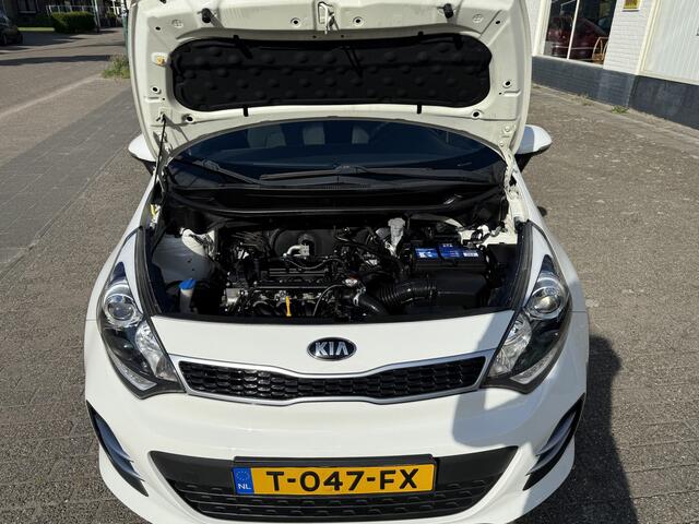 KIA RIO 1.2 CVVT ExecutiveLine achteruitrijcamera, Parkeersensoren achter, Centrale deurvergrendeling op afstand