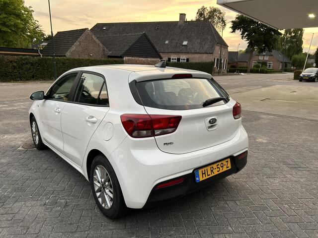 KIA RIO 1.2 62 KW Apple Carplay Navi