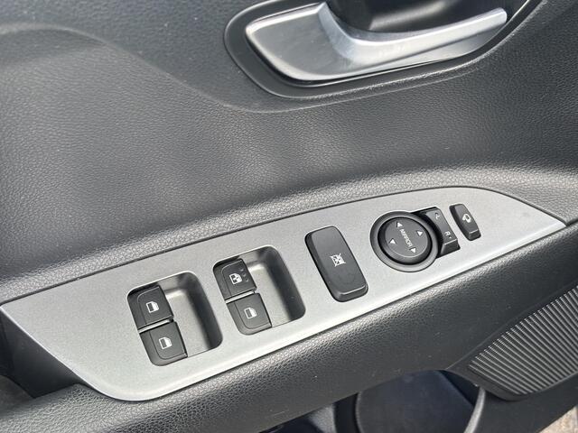 KIA RIO 1.0 TGDI GT-Line Navigatie, Stoel- & Stuurwiel verwarmd, 17" LMV, Smart Key, Achteruitrijcamera, Privacy glass, Volledig dealeronderhouden