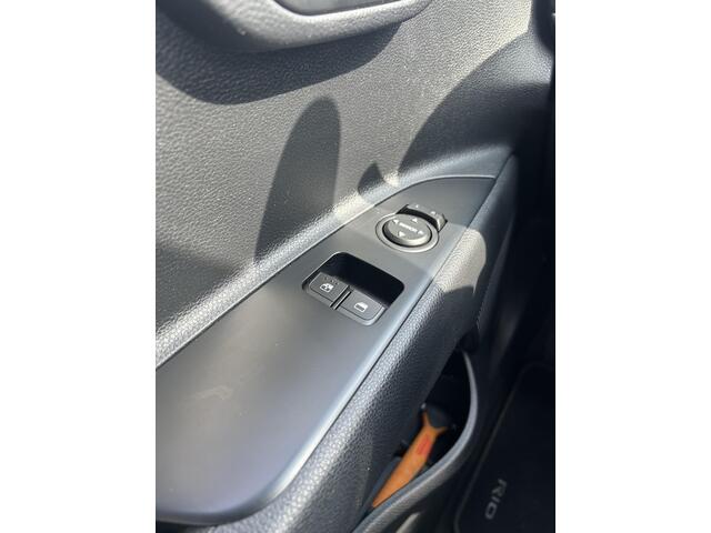 KIA RIO 1.0 TGDI ComfortLine 100 PK TREKHAAK | AIRCO | STUURBEDIENING