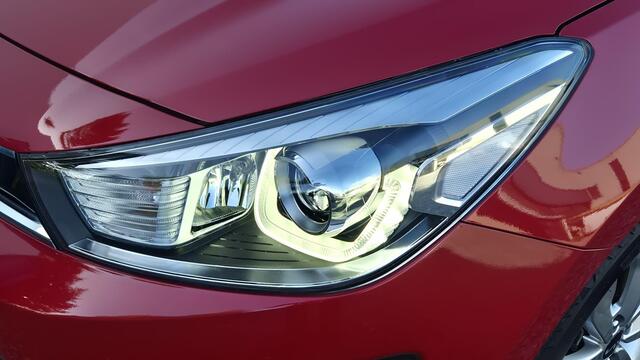 KIA RIO 1.0 T-GDi MHEV Vision Automaat - Camera achter - Airco - 16 Inch Lichtmetaal - Stoel en stuur verwarming