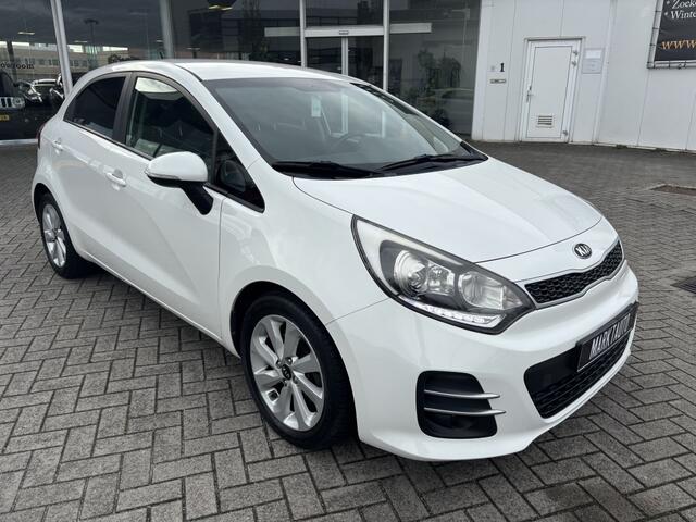 KIA RIO 1.4 CVVT ExecutiveLine Camera Bluetooth Navi Pdc