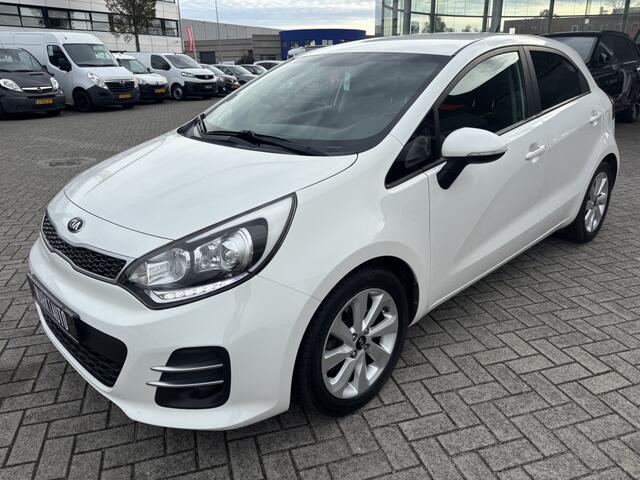KIA RIO 1.4 CVVT ExecutiveLine Camera Bluetooth Navi Pdc