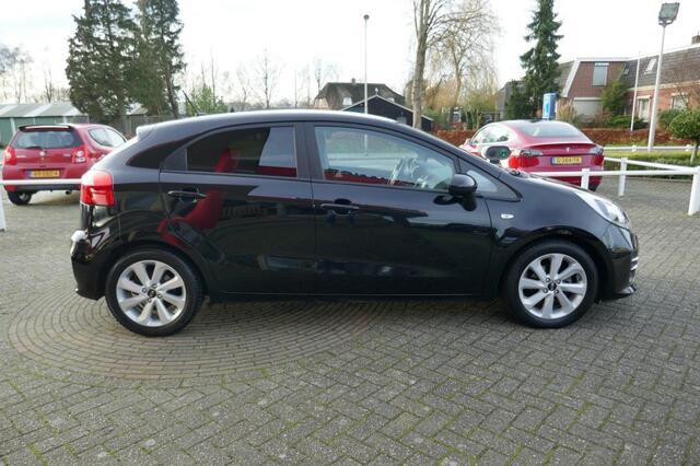 KIA RIO 1.2 CVVT DYNAMICLINE CAMERA/NAVIGATIE/CRUISECONTROLE/TREKHAAK