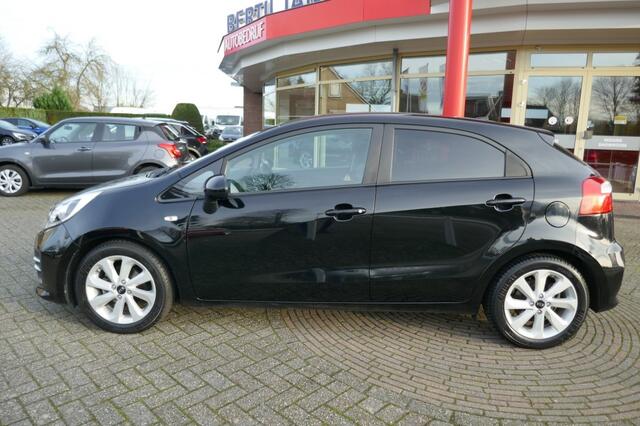 KIA RIO 1.2 CVVT DYNAMICLINE CAMERA/NAVIGATIE/CRUISECONTROLE/TREKHAAK