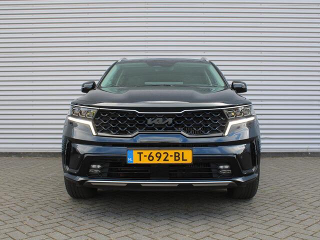 KIA SORENTO 1.6 T-GDI Plug-in Hybrid 4WD DynamicPlusLine 7p. | Panoramadak | 19" LM all weather | Navi | Cruise | Camera | Bose | Stoel/stuur verwarming | PDC |