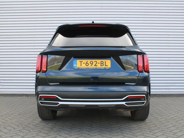 KIA SORENTO 1.6 T-GDI Plug-in Hybrid 4WD DynamicPlusLine 7p. | Panoramadak | 19" LM all weather | Navi | Cruise | Camera | Bose | Stoel/stuur verwarming | PDC |