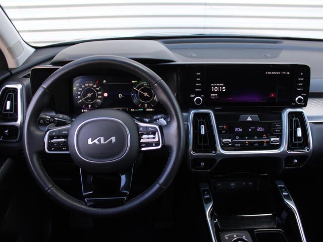 KIA SORENTO 1.6 T-GDI Plug-in Hybrid 4WD DynamicPlusLine 7p. | Panoramadak | 19" LM all weather | Navi | Cruise | Camera | Bose | Stoel/stuur verwarming | PDC |