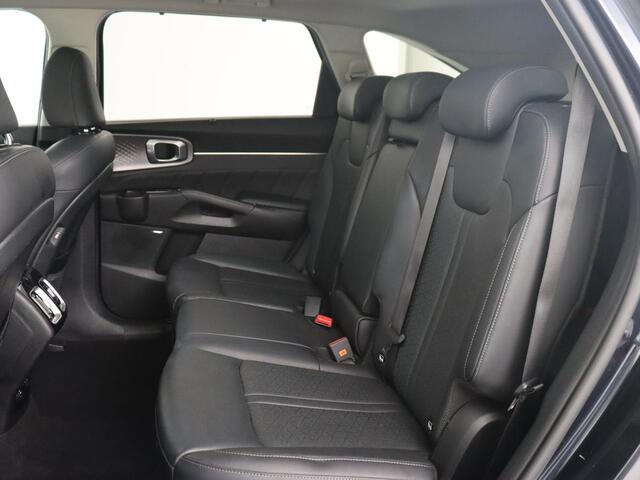 KIA SORENTO 1.6 T-GDI Plug-in Hybrid 4WD DynamicPlusLine 7-persoons | Panoramadak | Trekhaak | 360 Camera | Adaptive cruise | BOSE Surround | Stoelverwarming | Carplay | Achterbankverwarming | PHEV