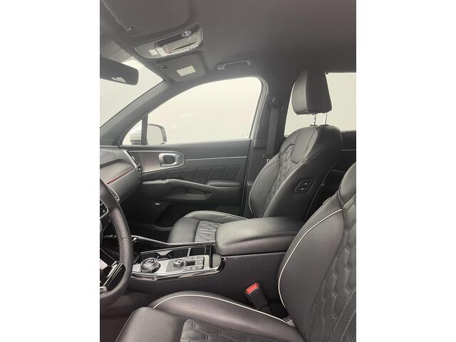 KIA SORENTO 1.6 T-GDI Plug-in Hybrid 4WD ExecutiveLine 7p. / 7 jaar Fabrieksgarantie vanaf nieuw / 7 Persoons / Trekhaak afneembaar / Rondomzicht camera / Bose audio /