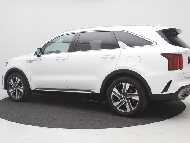 KIA SORENTO 1.6 T-GDI Plug-in Hybrid 4WD ExecutiveLine 7p. / 7 jaar Fabrieksgarantie vanaf nieuw / 7 Persoons / Trekhaak afneembaar / Rondomzicht camera / Bose audio /