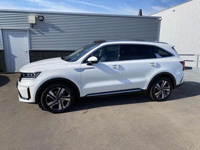 KIA SORENTO 1.6 T-GDI Hybrid 2WD DynamicPlusLine 7p. Auto bomvol luxe! Panoramisch schuif-/kanteldak, 7 zitplaatsen, navigatie, Apple CarPlay/Android Auto, stoelen verwarmd, dodehoek detectie