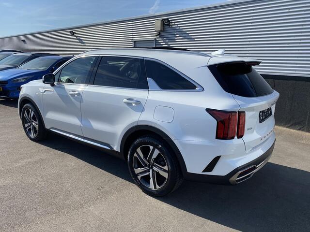 KIA SORENTO 1.6 T-GDI Hybrid 2WD DynamicPlusLine 7p. Auto bomvol luxe! Panoramisch schuif-/kanteldak, 7 zitplaatsen, navigatie, Apple CarPlay/Android Auto, stoelen verwarmd, dodehoek detectie