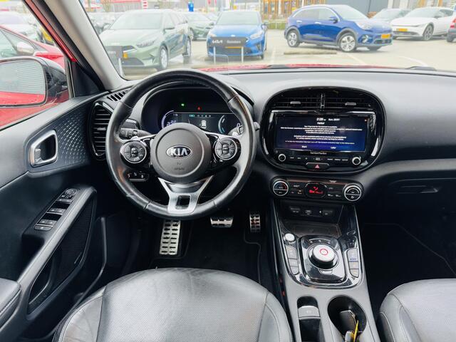 KIA SOUL e-Soul ExecutiveLine 64 kWh Sunroof | Full options | Draaghaak tbv Fietsendrager