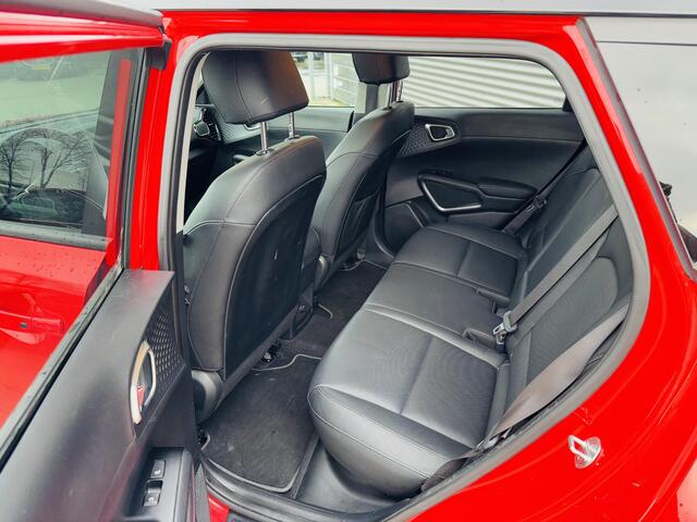 KIA SOUL e-Soul ExecutiveLine 64 kWh Sunroof | Full options | Draaghaak tbv Fietsendrager