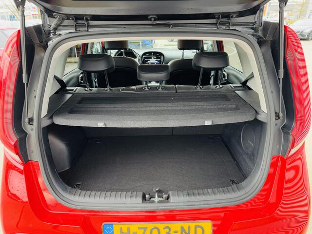 KIA SOUL e-Soul ExecutiveLine 64 kWh Sunroof | Full options | Draaghaak tbv Fietsendrager