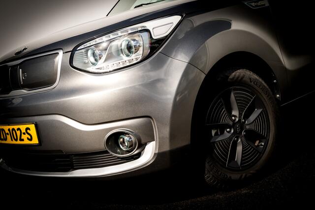 KIA SOUL EV ExecutiveLine 27 kWh | Camera | Keyless | Full Map Navi | Getint Glas | Volledig onderhouden
