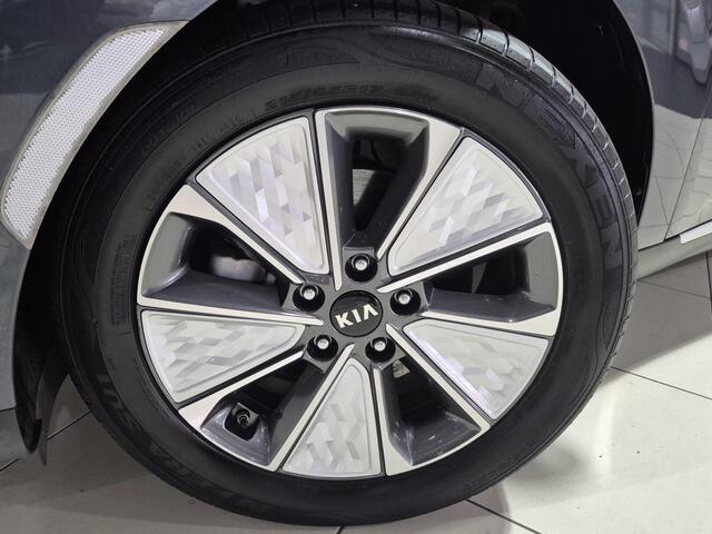 KIA SOUL e-Soul DynamicPlusLine 64 kWh ,Apple Carplay/Android Auto, achteruitrijcamera, Navigatie.