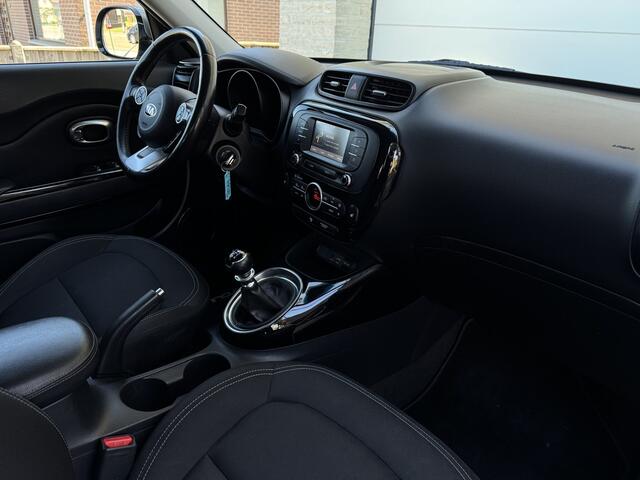 KIA SOUL 1.6 132pk DreamTeam Navi Camera Clima StuurVerwarming StoelVerwaming Led 17" Pdc