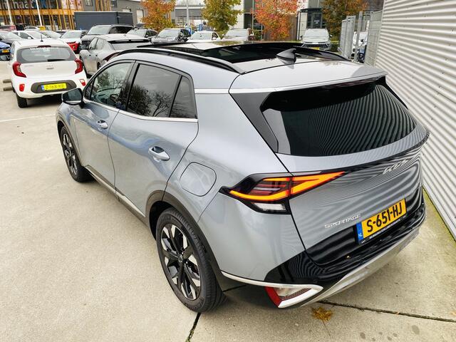 KIA SPORTAGE 1.6 T-GDi Plug-in Hybrid AWD DynamicPlusLine Let op auto rijdt momenteel ! Km stand kan iets varieeren | Informeer altijd even wanneer de auto weer aanwezig kan zijn.