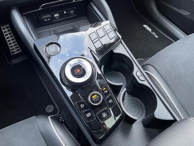 KIA SPORTAGE 1.6 T-GDi Plug-in Hybrid AWD GT-Line Kia Sportage 1.6 T-GDi Plug-in Hybrid GT-Line | NIEUWE VOORRAAD SNEL LEVERBAAR! | | Trekhaak | Panoramadak | Stoel/Stuurwielverwarming | Elekt. bedienbare Kofferbak | Apple Carplay / Android auto |