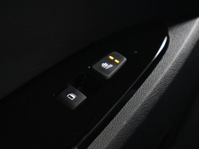 KIA SPORTAGE 1.6 T-GDi Plug-in Hybrid AWD DynamicPlusLine | Panoramadak | Stoel & stuurverwarming | Camera | Adaptive cruise | Achterbankverwarming | Keyless | Carplay | Navigatie