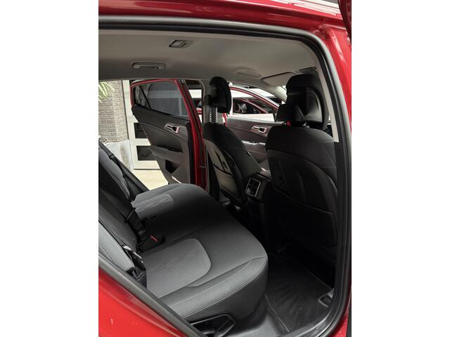 KIA SPORTAGE 1.6 T-GDi Hybrid DynamicLine 230PK !