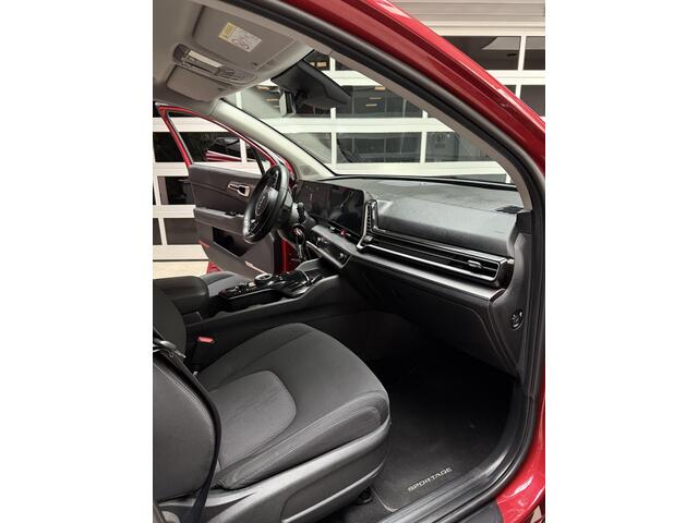 KIA SPORTAGE 1.6 T-GDi Hybrid DynamicLine 230PK !