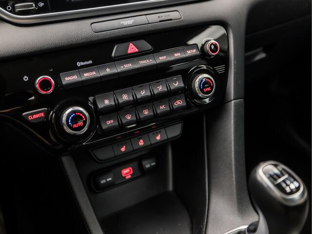 KIA SPORTAGE 1.6 GDI Sport (APPLE CARPLAY, NAVIGATIE, CAMERA, STUUR/STOELVERWAMRING, SPORTSTOELEN, GETINT GLAS, LM VELGEN, CRUISE, NIEUWE APK, NIEUWSTAAT)