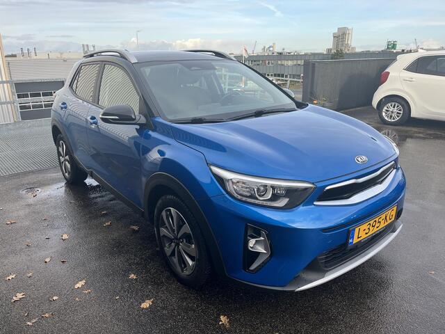 KIA Stonic 1.0 T-GDi MHEV DynamicPlusLine Navigatie, Nieuw geleverd en dealeronderhouden, Achteruitcamera, Smart Key, Privacy glass, Parkeersensoren, Smart Key