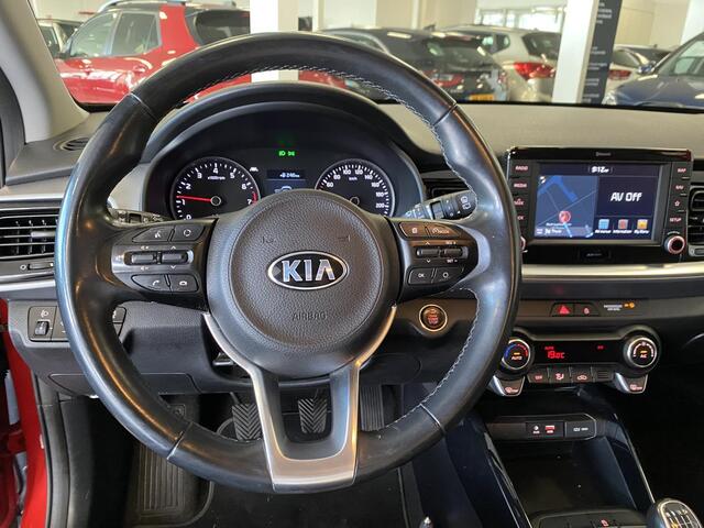 KIA Stonic 1.0 T-GDi DynamicLine | Two-Tone uitvoering met zwart dak | Full map navigatie | Achteruitrij camera | Cruise control | Apple Carplay/Android Auto | Keyless | Parkeersensoren achter |