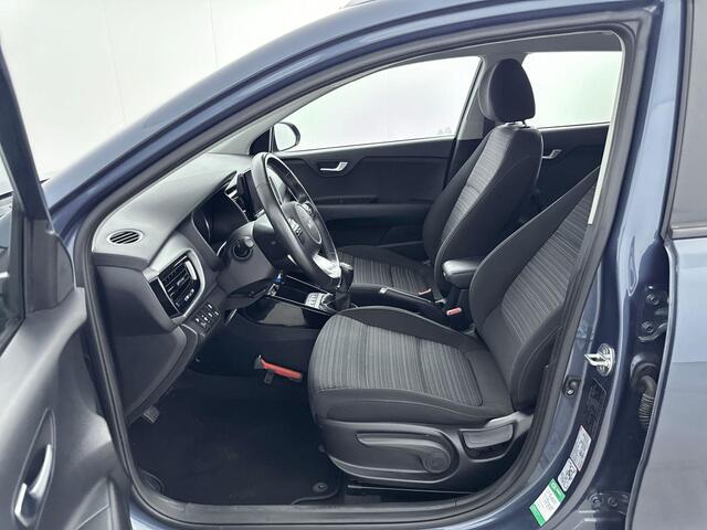 KIA Stonic 1.0 T-GDi MHEV DynamicLine Navigatie Pack | Trekhaak | Climate control