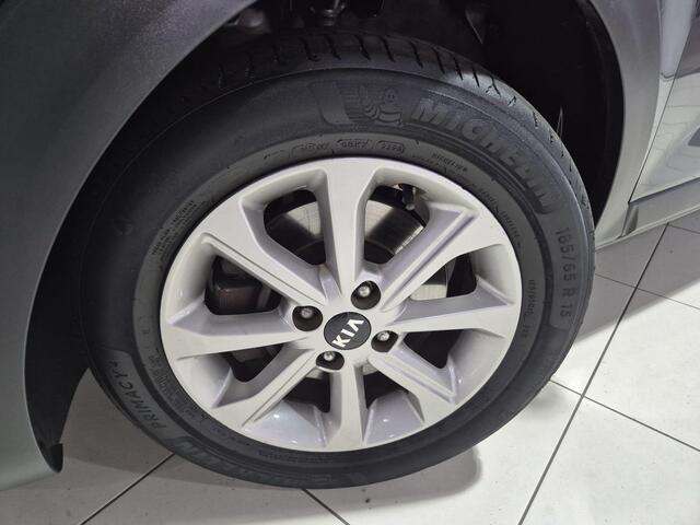 KIA Stonic 1.0 T-GDi MHEV DynamicLine Zeer compleet, metallic lak, compleet onderhouden, mild hybrid !