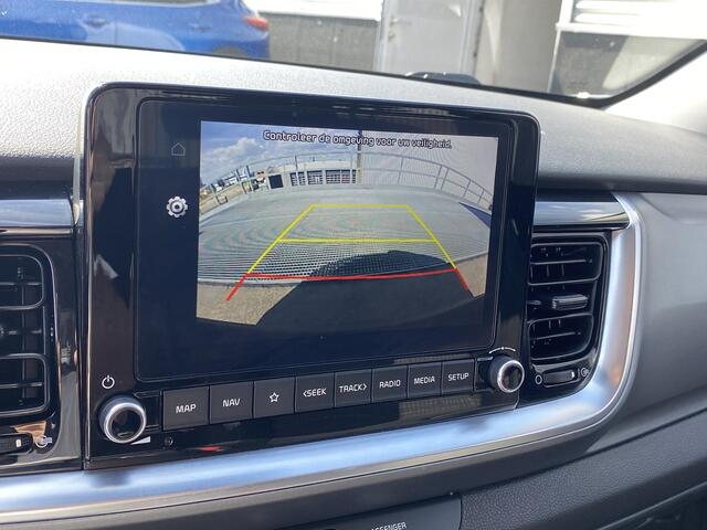 KIA Stonic 1.0 T-GDi MHEV DynamicPlusLine Automaat, 1e eign. NL-auto, Dealeronderhouden, Navigatie & CarPlay, parkeersensoren, achteruitrij camera, cruise control, keyless, two-tone uitvoering zwart dak