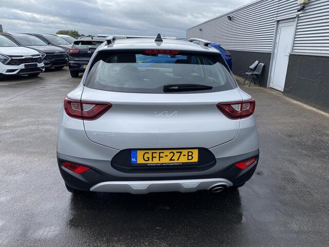 KIA Stonic 1.0 T-GDi MHEV DynamicLine Carplay Navigatie, Achteruitrijcamera, Cruise control, Airco, 1e eign. NL-auto, nieuw geleverd, BTW-auto