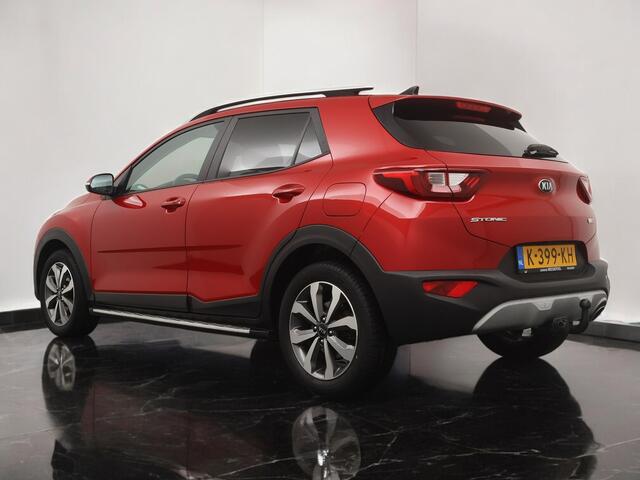 KIA Stonic 1.0 T-GDi MHEV DynamicPlusLine Navigatie - Camera - Climate control - Privacy glass - Keyless entry - Trekhaak - Fabrieksgarantie tot 02-2028