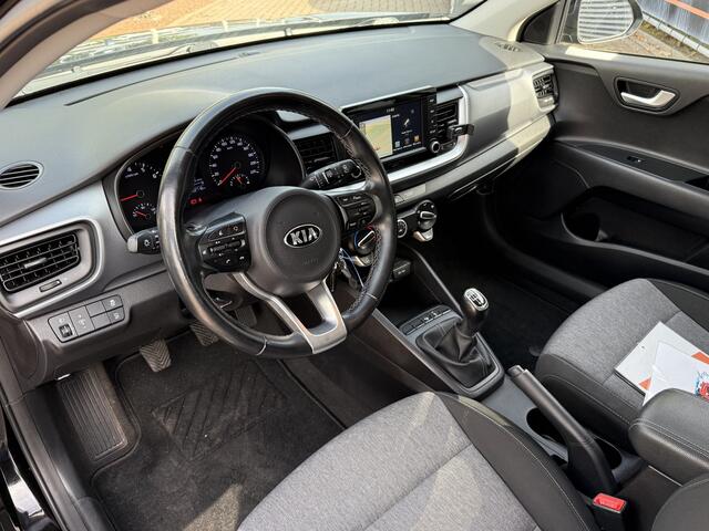 KIA Stonic 1.0 T-GDi DynamicLine | Trekhaak | Camera | Navigatie | Airco | Allseason Banden | RIJKLAARPRIJS INCL 12 MAANDEN GARANTIE EN BEURT