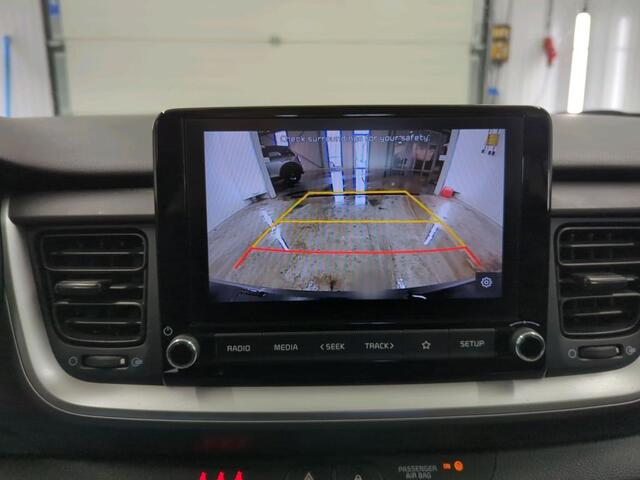 KIA Stonic 1.0 T-GDi 120pk MHEV DynamicLine Auto. Navigatie Apple Carplay/Android Auto Camera Parkeersensoren achter Cruise Control Lichtmetalen velgen Airco