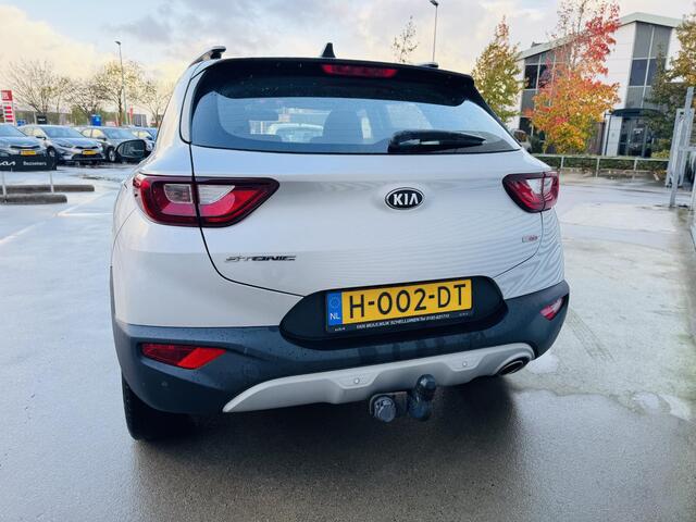 KIA Stonic 1.0 T-GDi DynamicLine NW geleverd & onderhouden | Trekhaak | Navi | Cruise | Airco | Automaat | Camera