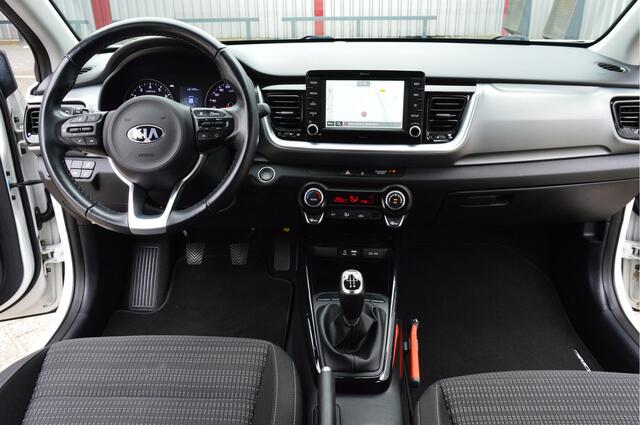 KIA Stonic 1.0 T-GDi DynamicPlusLine O.a: Clima, Navi, Carplay, PDC, Cruise, Camera, Etc. All-in prijs!