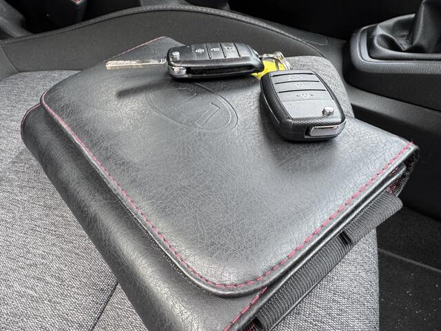 KIA Stonic 1.0 T-GDi DynamicLine Navigatie | Camera | Trekhaak | FABRIEKSGARANTIE ! info;f.bogaars 0492588956