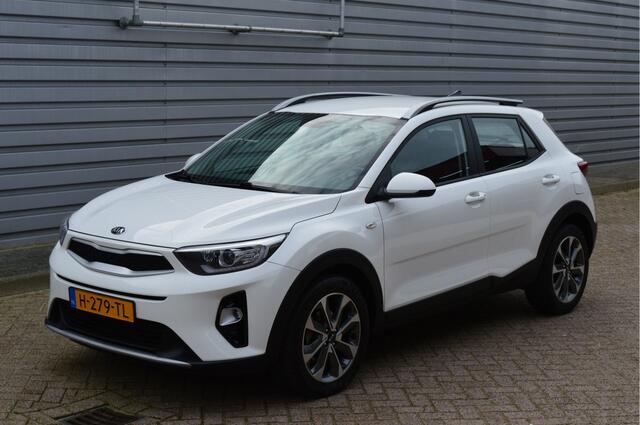 KIA Stonic 1.0 T-GDi DynamicLine O.a: PDC, Camera, Carplay, DAB, Navi, Airco, Etc. All-in prijs!