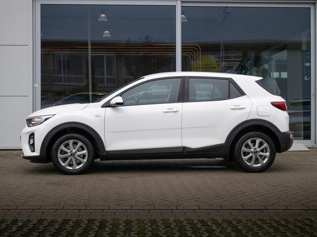 KIA Stonic 1.2 MPi ComfortPlusLine Navigator | Nederlandse dealer onderhouden auto | Navigatie | Achteruitrijcamera | Airco |