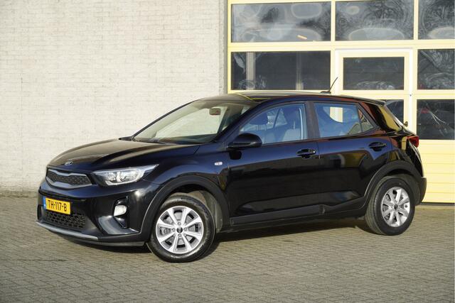 KIA Stonic 1.2 MPi ComfortPlusLine BJ2018 Lmv 15" | Led | Pdc | Navi | Achteruitrijcamera | App-Connect | Airco | Cruise control | Getint glas