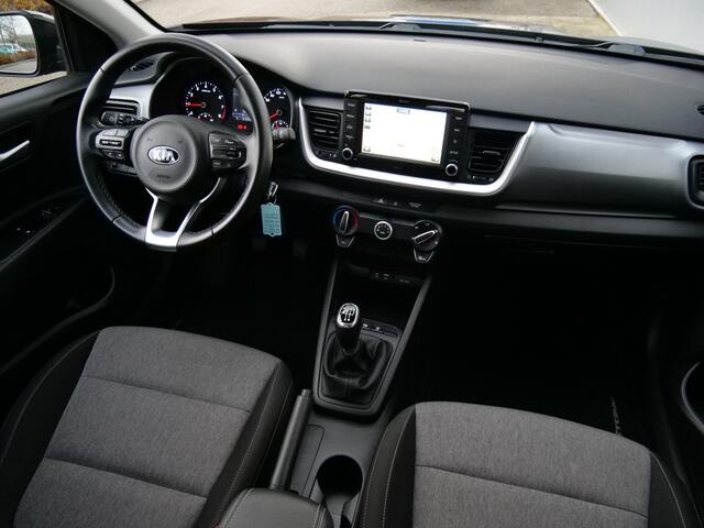 KIA Stonic 1.0 T-GDi 100pk DynamicLine Navigatie / Camera / PDC / DAB