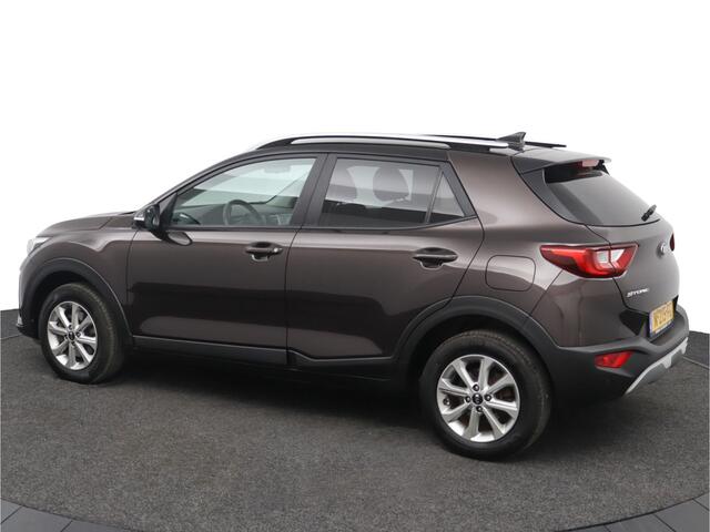 KIA Stonic 1.2 MPi EconomyLine - Climate Control - Stoel/-stuurverwarming - Navigatie- Parkeersensoren achter - Camera - 12 maanden Bovag garantie